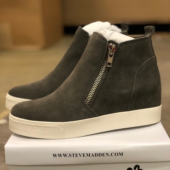 Steve Madden Shoes - This is for new store display Steve Madden wedges